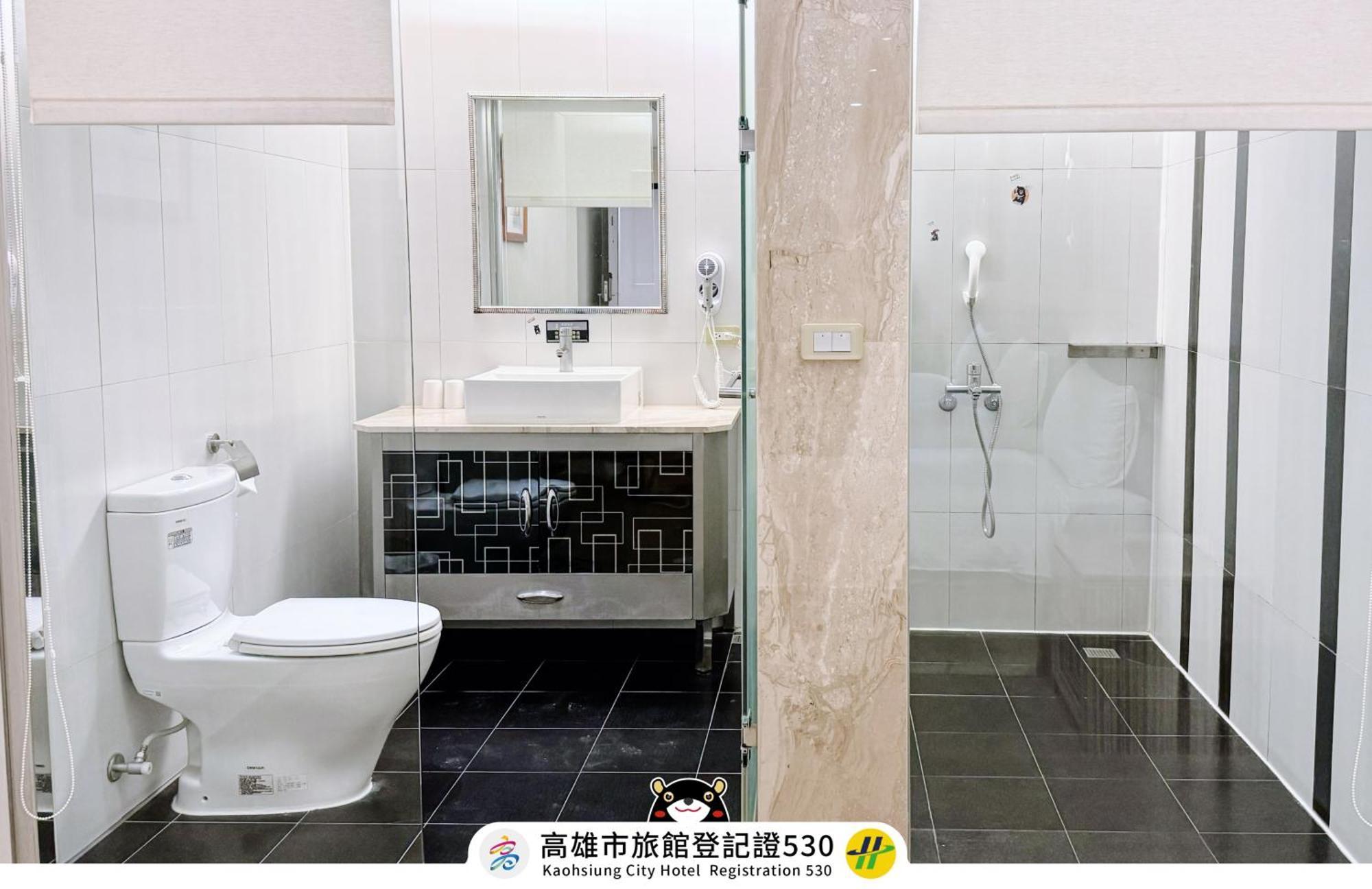 友愛京賞國際大飯店 Yoai Jing Shang Hotel Kaohsiung Exterior photo