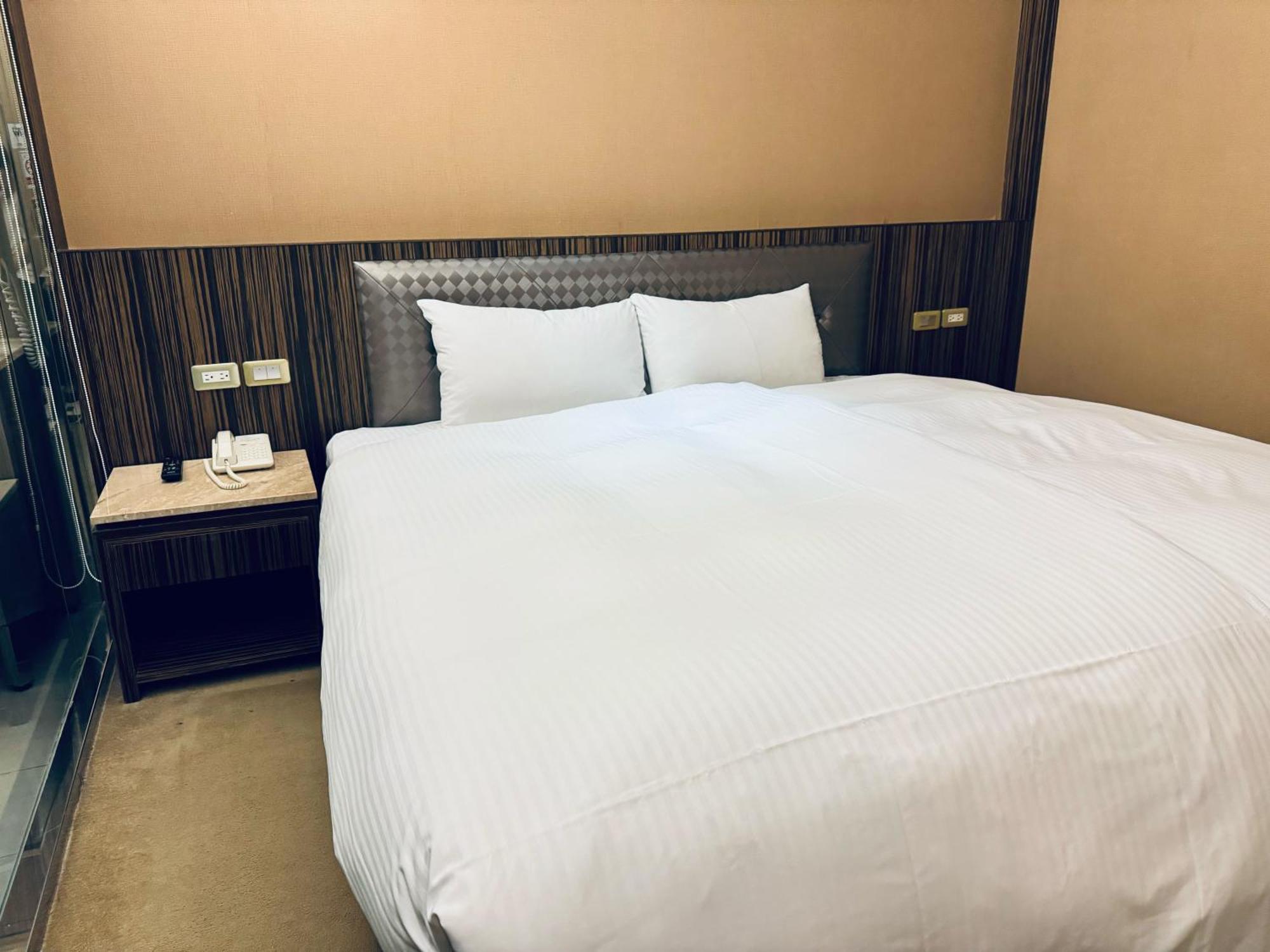 友愛京賞國際大飯店 Yoai Jing Shang Hotel Kaohsiung Exterior photo